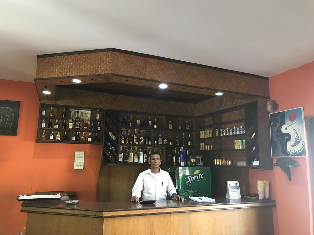 Hotel Monalisa Chitwan ソーラハ エクステリア 写真